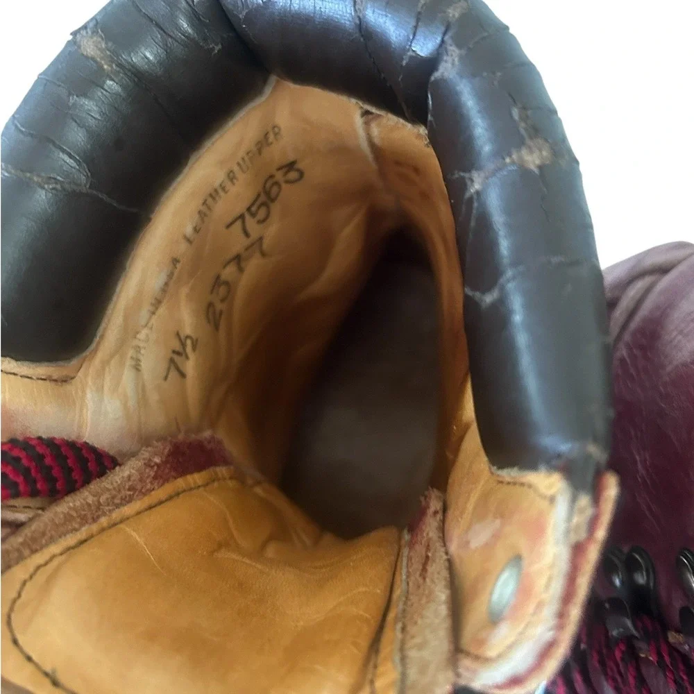 Vintage Burgundy Leather Thinsulate Hiking Boots Vibram Sole‎ Made in USA 7.5